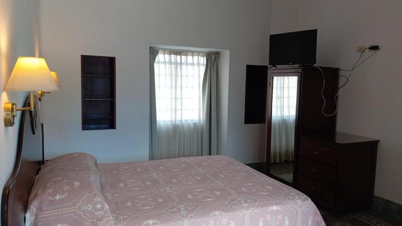 Hotel Marmoy Cholula Bagian luar foto